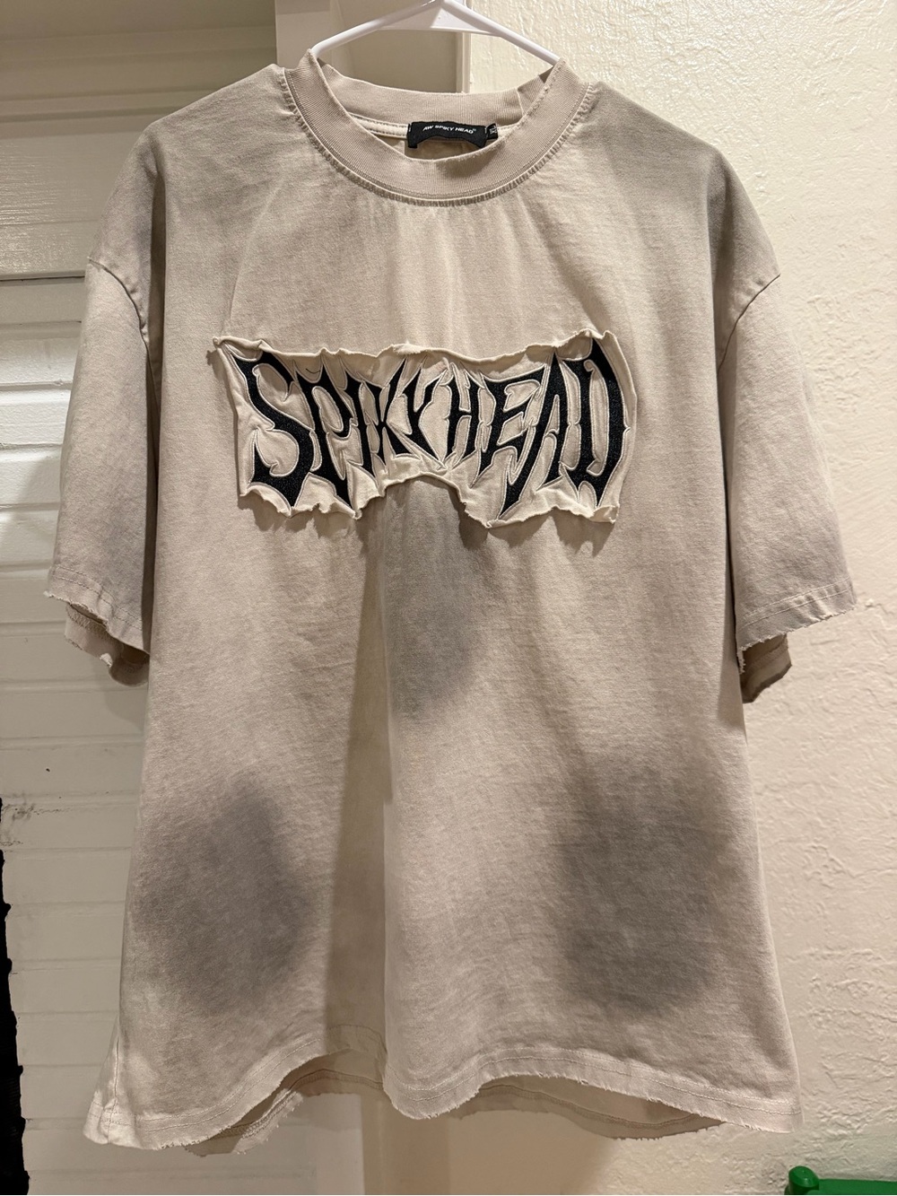 AW Spiky Head Distressed Logo Oversized Skate Tee Beige Size L